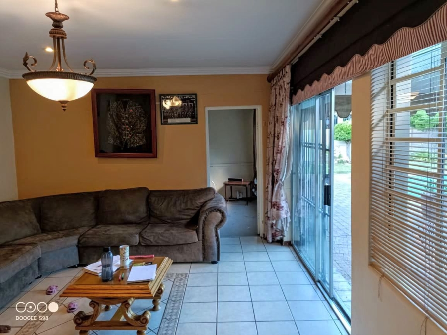 4 Bedroom Property for Sale in Langenhovenpark Free State